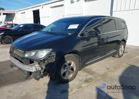 2017 Chrysler Pacifica Lx из США, поврежденный, VIN 2C4RC1CG2HR608567